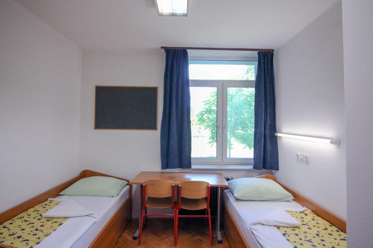 Dijaski Dom Bezigrad Ljubljana Hostel Extérieur photo