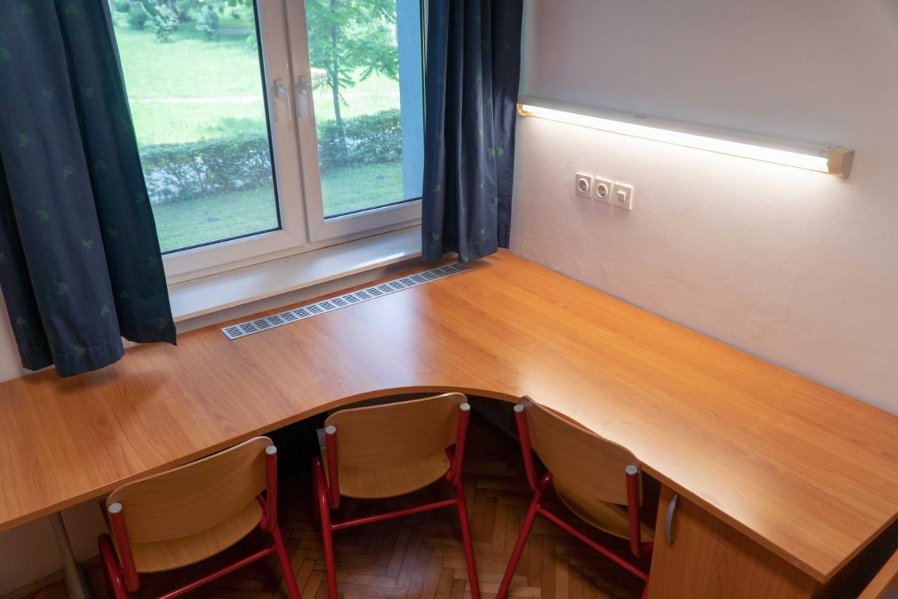 Dijaski Dom Bezigrad Ljubljana Hostel Extérieur photo